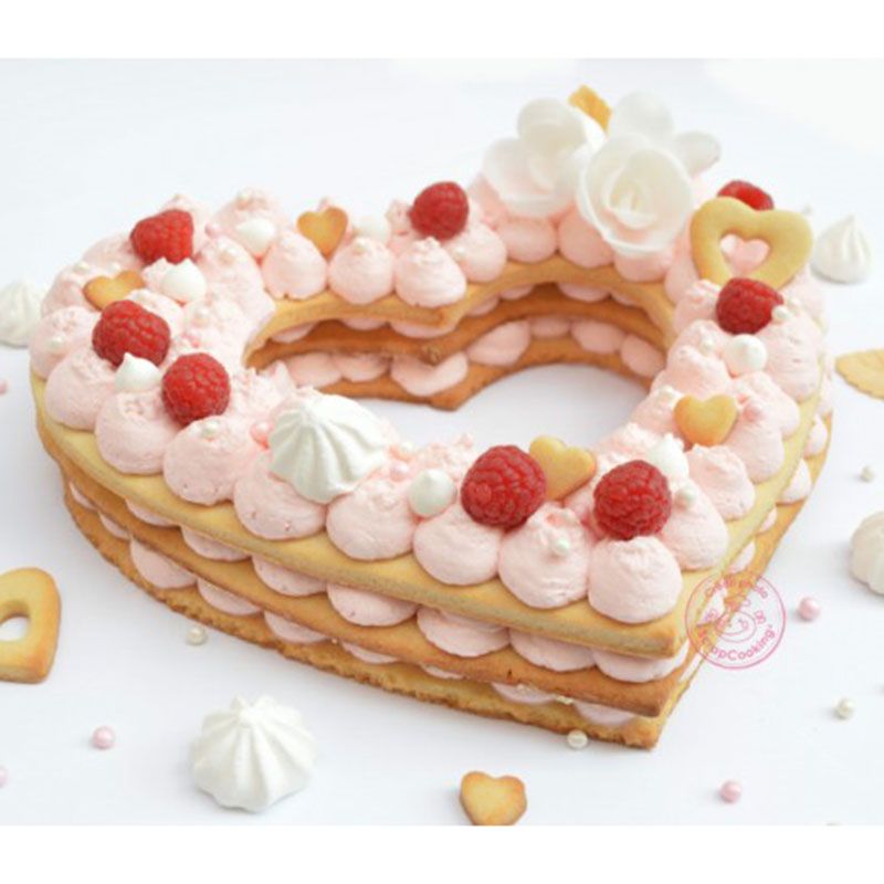 Kuchen Floral Cake Herz und Krone